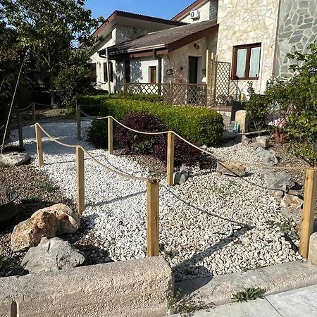 Case Vacanza E Camere In Villa Isabella Con Parcheggio Custodito E Wifi Gioia Del Colle Exteriör bild
