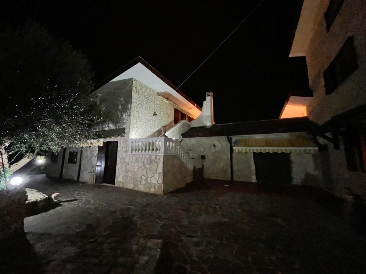 Case Vacanza E Camere In Villa Isabella Con Parcheggio Custodito E Wifi Gioia Del Colle Exteriör bild