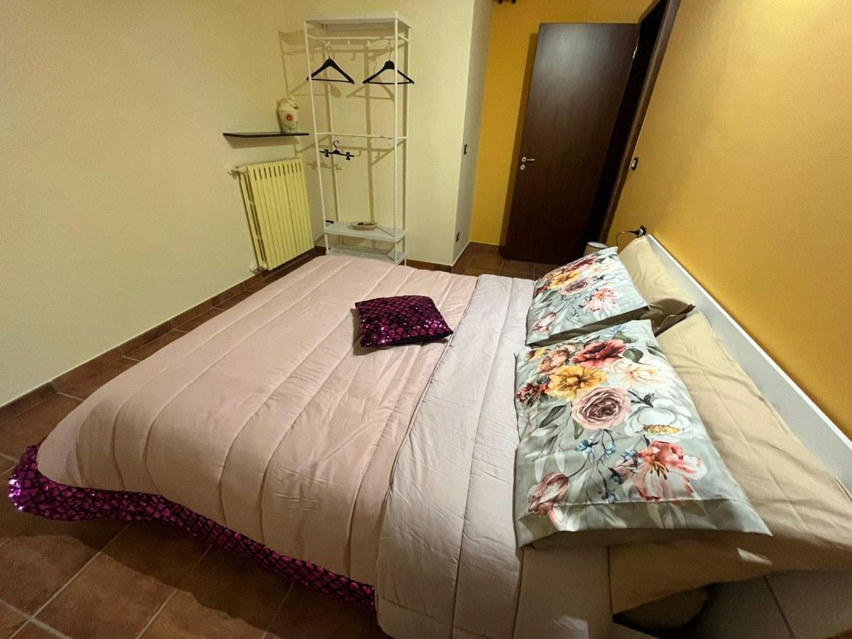 Case Vacanza E Camere In Villa Isabella Con Parcheggio Custodito E Wifi Gioia Del Colle Exteriör bild