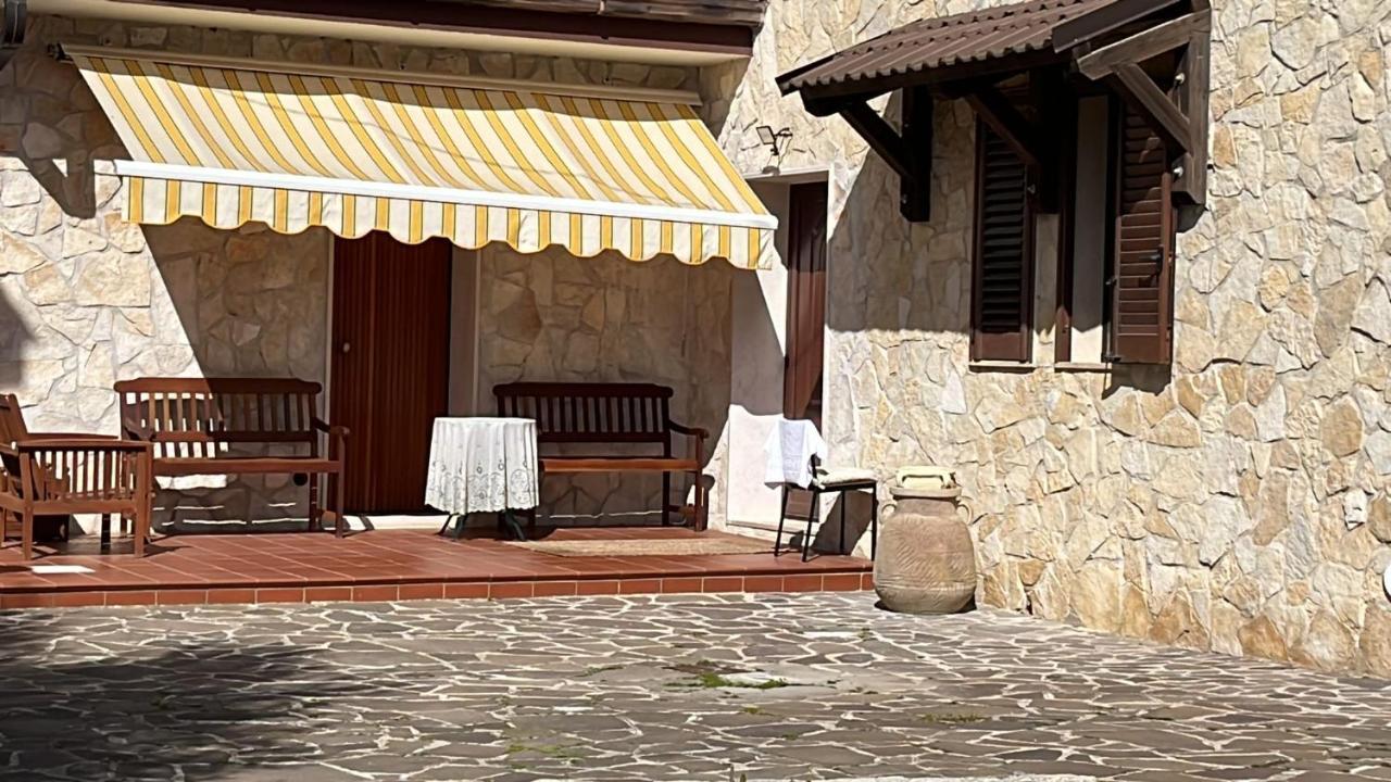 Case Vacanza E Camere In Villa Isabella Con Parcheggio Custodito E Wifi Gioia Del Colle Exteriör bild