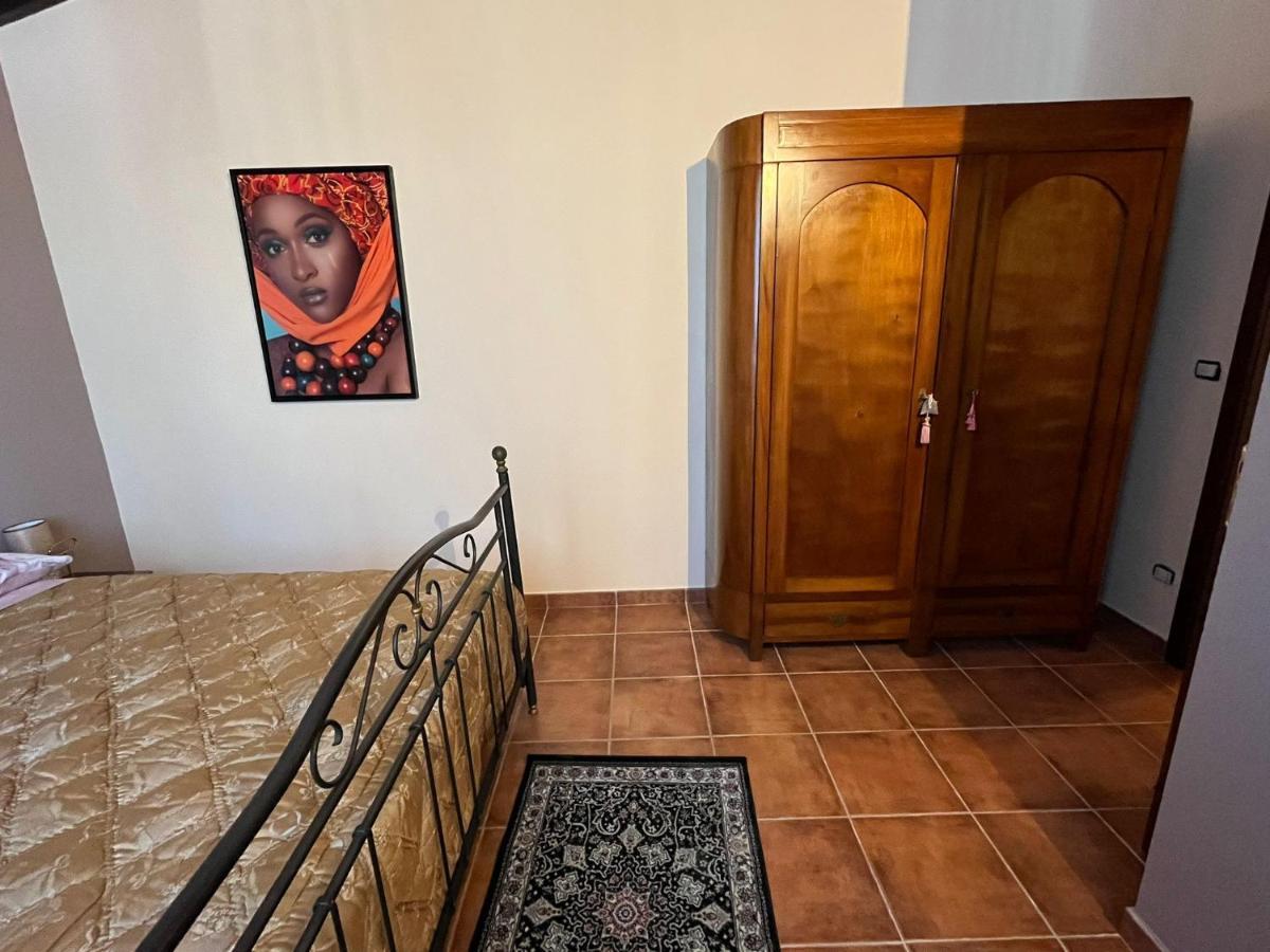 Case Vacanza E Camere In Villa Isabella Con Parcheggio Custodito E Wifi Gioia Del Colle Exteriör bild