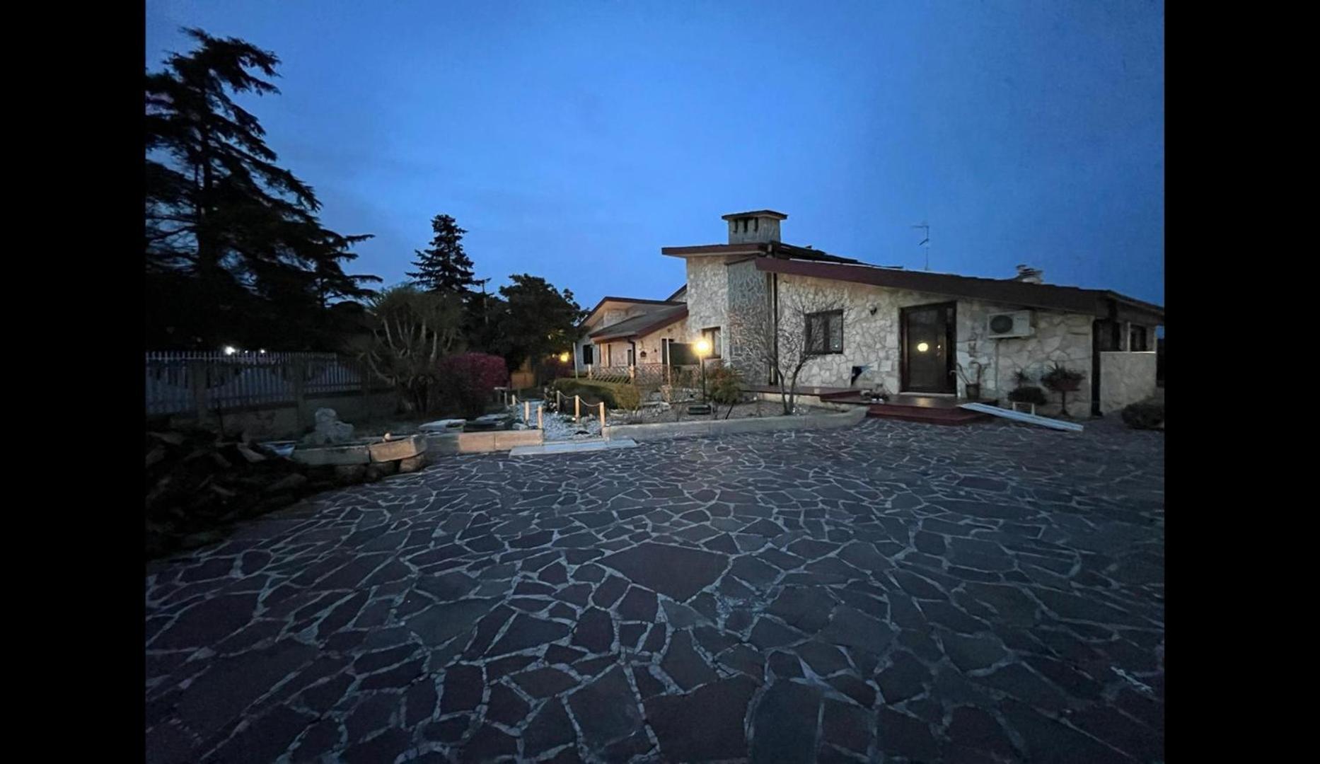 Case Vacanza E Camere In Villa Isabella Con Parcheggio Custodito E Wifi Gioia Del Colle Exteriör bild