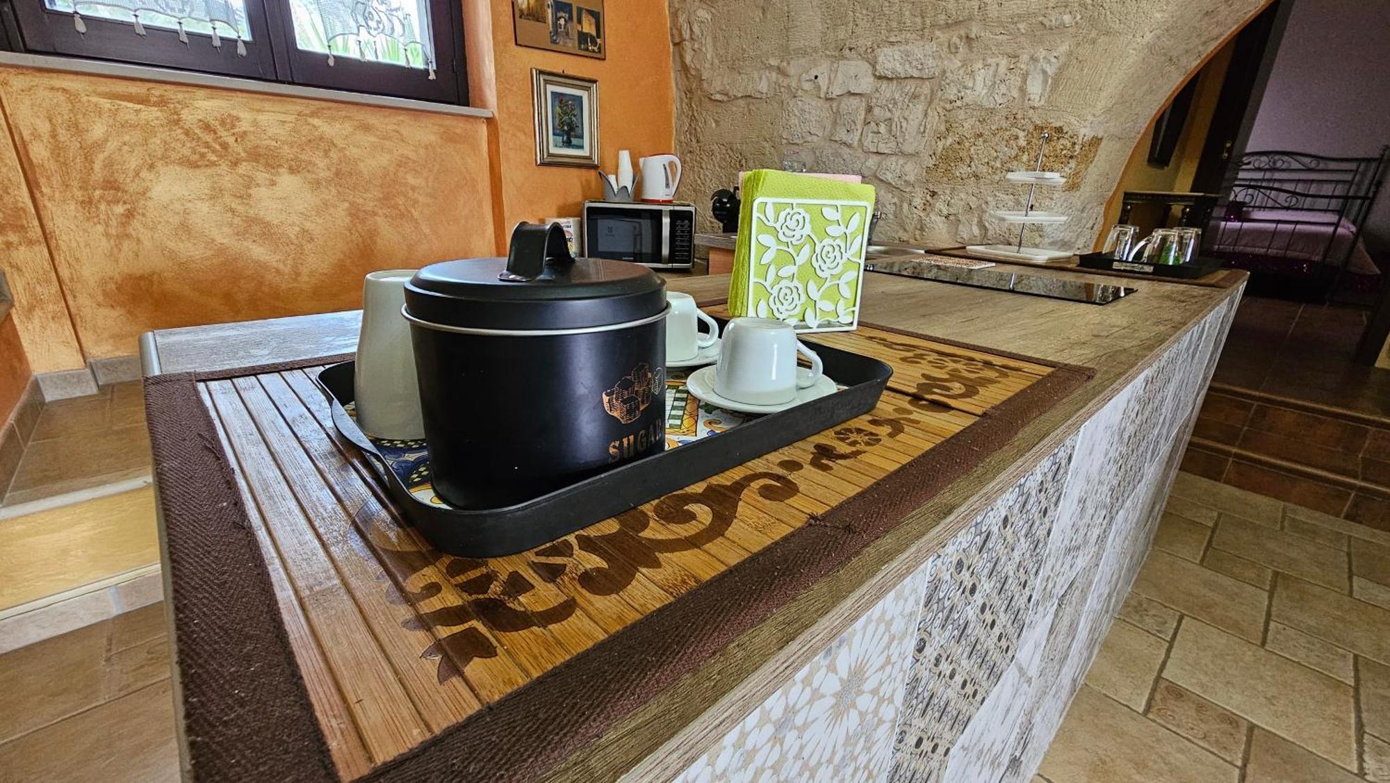 Case Vacanza E Camere In Villa Isabella Con Parcheggio Custodito E Wifi Gioia Del Colle Exteriör bild