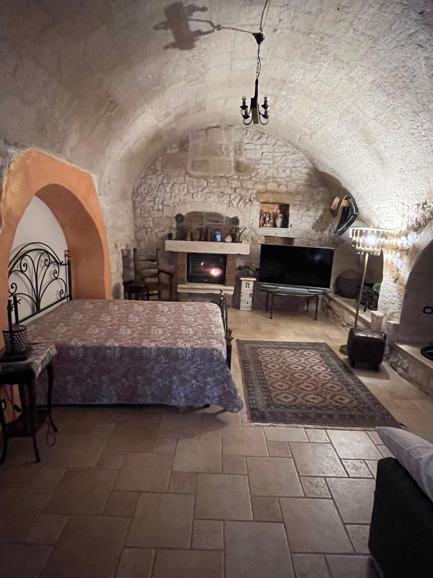 Case Vacanza E Camere In Villa Isabella Con Parcheggio Custodito E Wifi Gioia Del Colle Exteriör bild